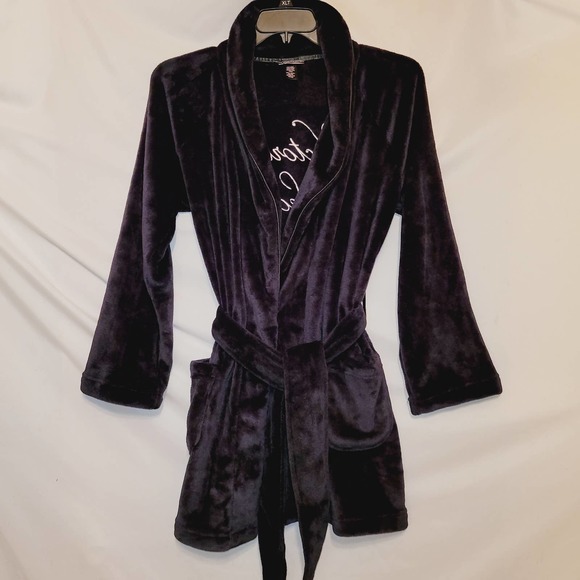 Victoria's Secret Other - Victoria's Secret black plush short robe